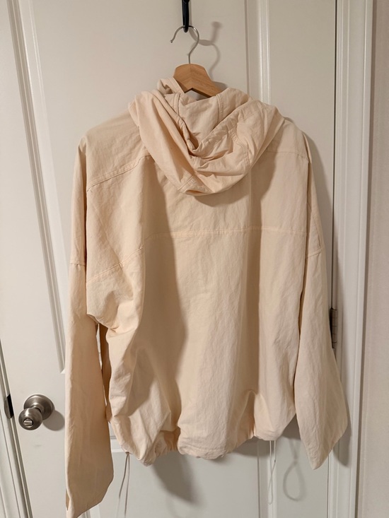 NWT Patagonia Women’s XL Skysail Jacket Cream Hooded Windbreaker Jacket - Picture 2 of 5